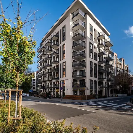 Hotel apartamentowy Your Okrzei 12